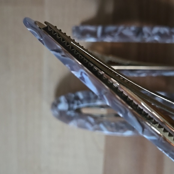 Chic Marble Pattern Hair Clips Set - Picture 4 of 4